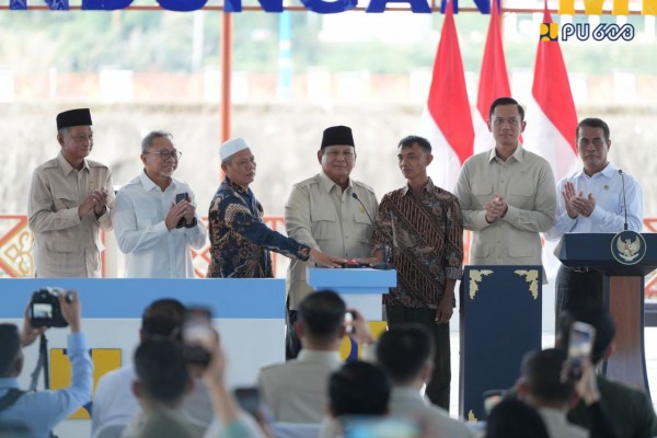 Presiden Resmikan 5 Bendungan Baru, Kementerian PU Pastikan Air Irigasi Mengalir ke Sawah Petani