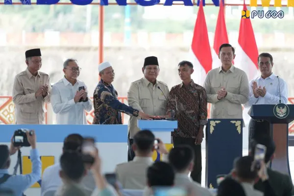 Presiden Resmikan 5 Bendungan Baru, Kementerian PU Pastikan Air Irigasi Mengalir ke Sawah Petani