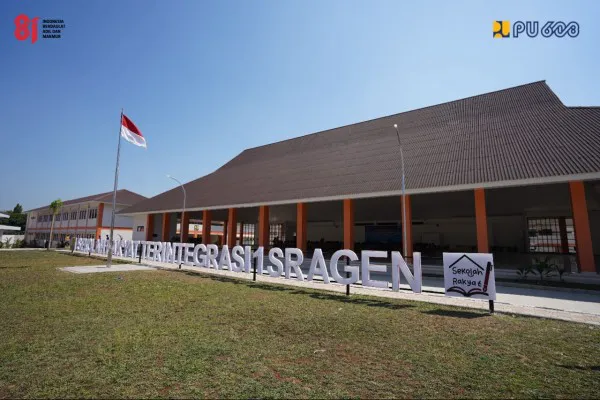 Tinjau Fasilitas SRT 1 Sragen, Menteri PU Tegaskan Komitmen Perluasan Akses Pendidikan Unggul