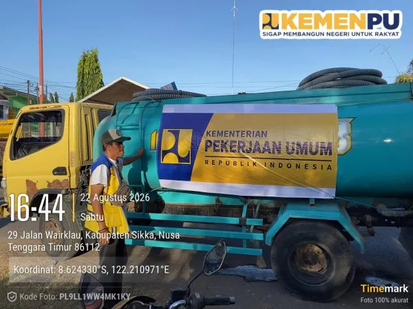 Kementerian PU Salurkan Air Bersih bagi Warga Terdampak Gempa di Kabupaten Sikka