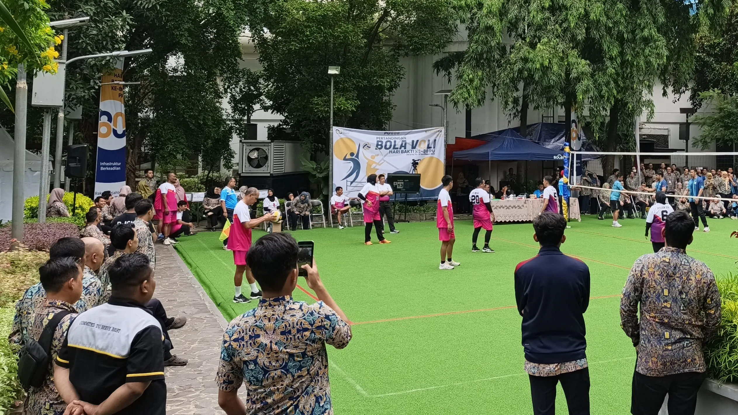 Pertandingan Bola Voli Meriahkan Hari Bakti Pekerjaan Umum ke-80
